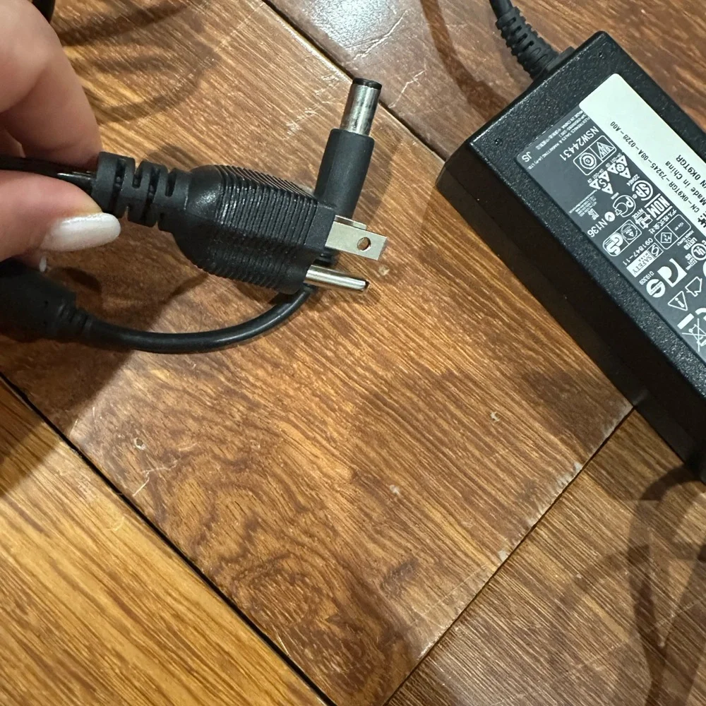 Dell laptops charger new